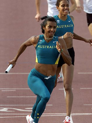 #54Cathy Freeman lit the OLYCauldron OTD, in 2000. Not many know this but her 4*400m relay teammate -  @NovaPeris was the 1st aboriginal athlete to win an OLY gold. She was part of AUS's Hockey team in 1996In 1998CWG in fact, she won gold in both Hockey & Athletics(4*400m)