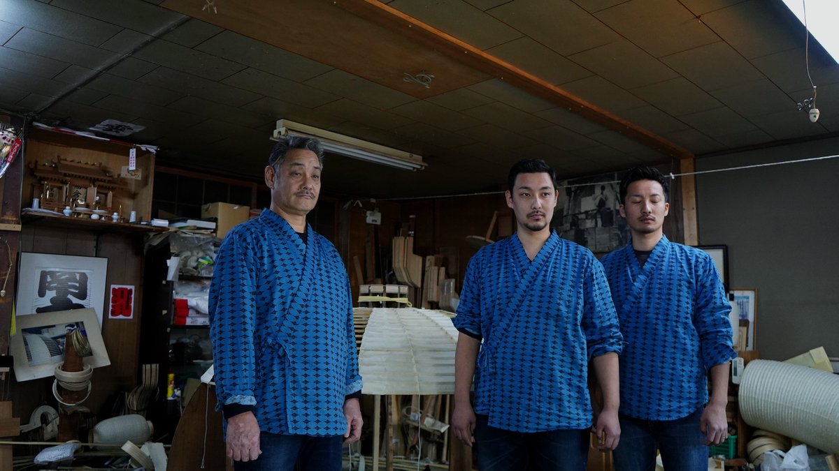 Kyoto_Mocad's tweet photo. 【behind the Tsugumono】
・
特別企画展「継ぐもの-In between crafts」の撮影時の様子をお届けします。
・
#behindthetsugumono
#町田益宏
#京地張り提灯
#kgplus
#kg2020 https://t.co/tnuf8H8AT8