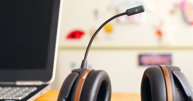 bmorina's tweet image. Join @Oracle and discover how to deliver #IntelligentService at the #OracleCXSummit with host @jaybaer. bit.ly/2FGy2rO