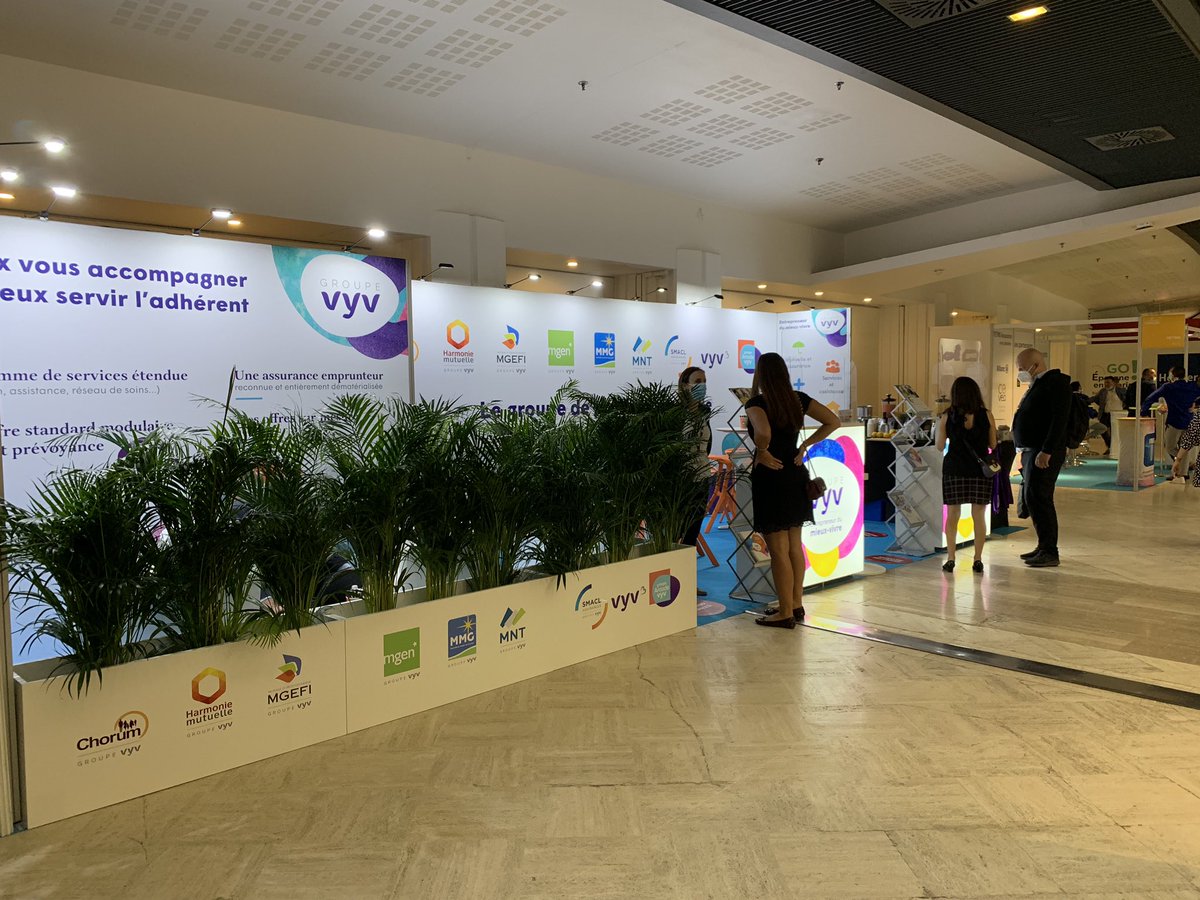 AgatheMoute's tweet photo. Ouverture des @JDC_Courtage ! Le @Groupe_VYV vous accueille sur son stand PA77 avec toutes les précautions nécessaires. Venez déguster des délicieux smoothies pour faire le plein de vitamines !  
#courtage #salon #JDC2020 https://t.co/O4LoYjqWBT