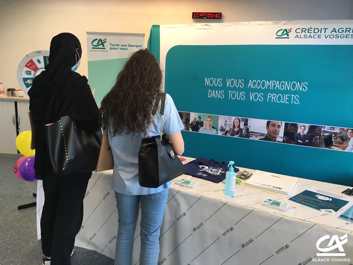 CA_AlsaceVosges's tweet photo. Masquée mais super motivée 🤙, l’équipe du Crédit Agricole de Brumath est prête à accueillir les élèves infirmiers et professionnels de santé de 1ere année de IFSI - IFAS de Brumath ,pour des échanges privilégiés ! https://t.co/ZzeU760bPP