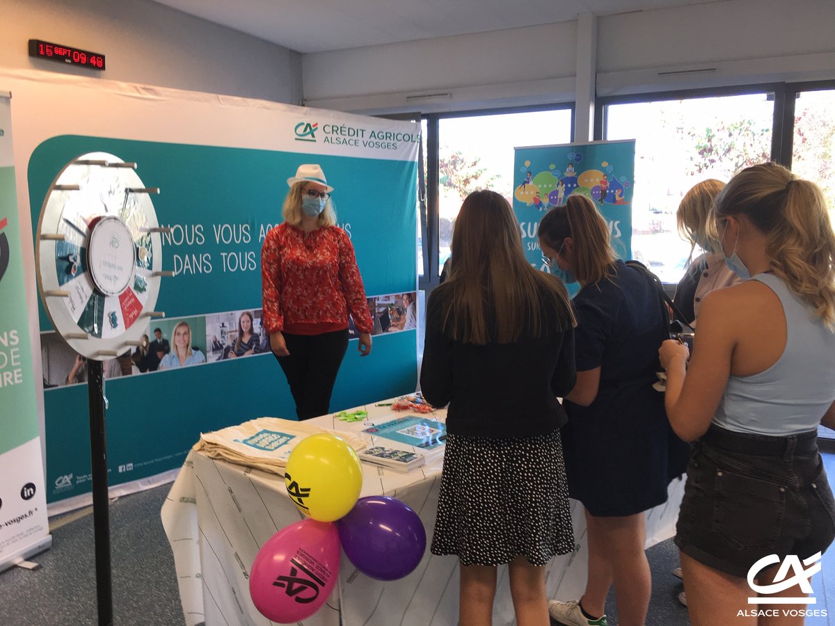 CA_AlsaceVosges's tweet photo. Masquée mais super motivée 🤙, l’équipe du Crédit Agricole de Brumath est prête à accueillir les élèves infirmiers et professionnels de santé de 1ere année de IFSI - IFAS de Brumath ,pour des échanges privilégiés ! https://t.co/ZzeU760bPP