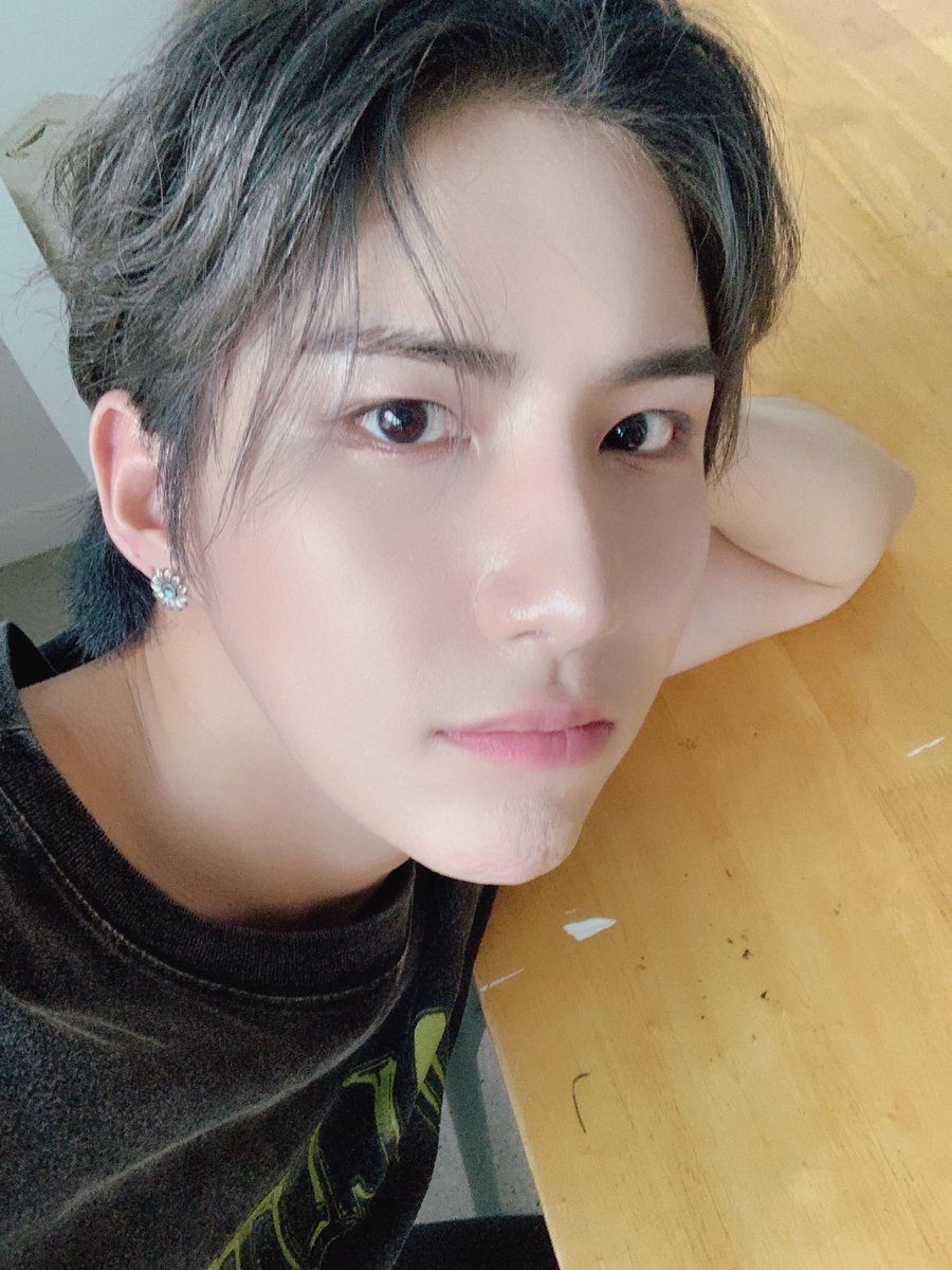 official_ACE7's tweet photo. [#에이스_와우]🤖

Yo!! 나는 브이앱!!!

#에이스 #ACE #초🌼ㅣ스 #CH🌼ice https://t.co/aMrRvZt2pC