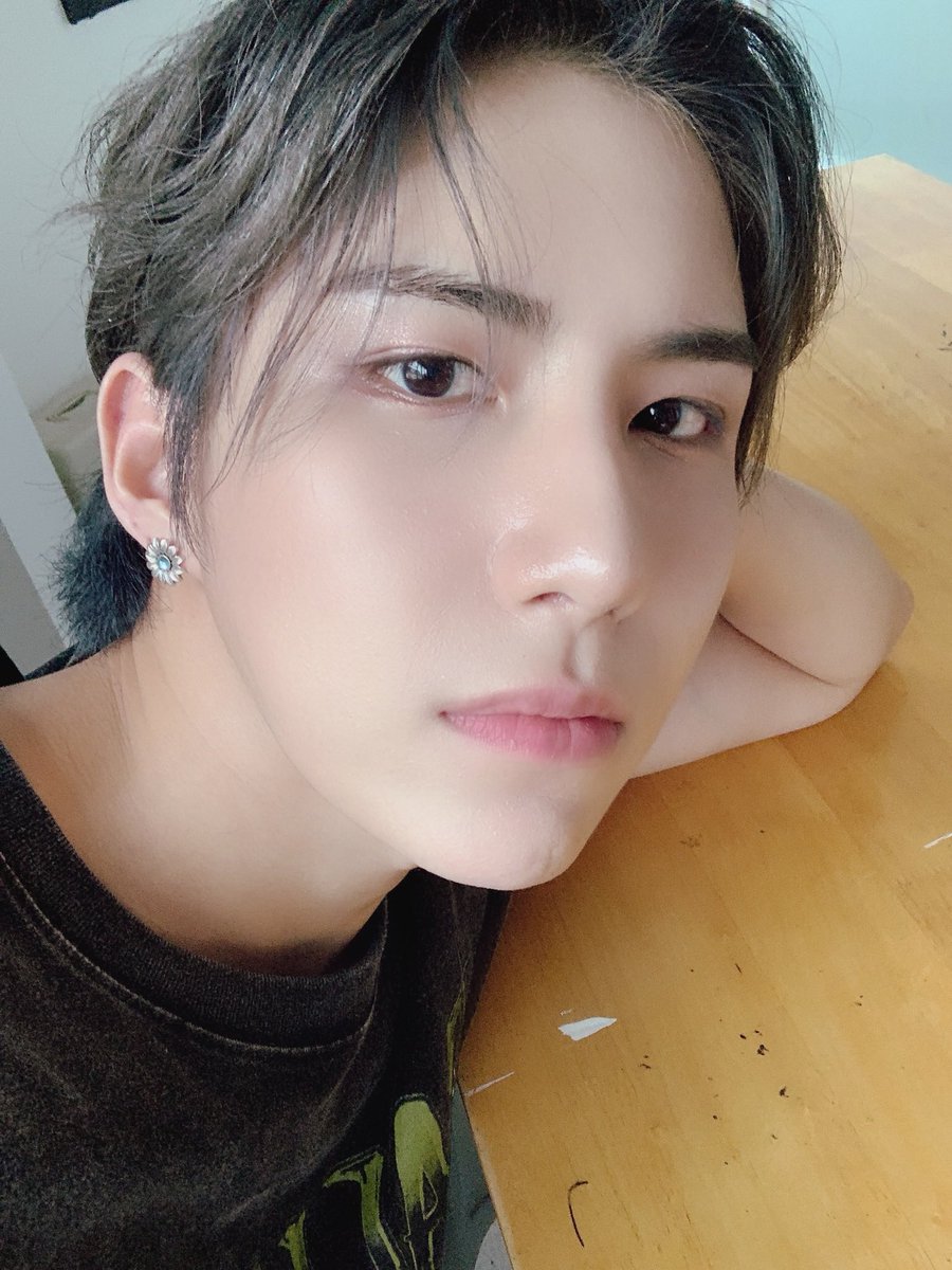 official_ACE7's tweet photo. [#에이스_와우]🤖

Yo!! 나는 브이앱!!!

#에이스 #ACE #초🌼ㅣ스 #CH🌼ice https://t.co/aMrRvZt2pC