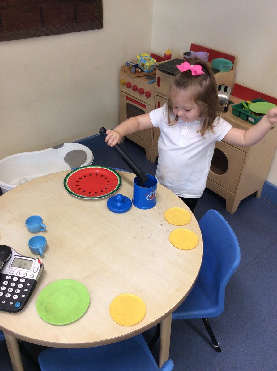 staynorHprimary's tweet photo. Team Esk are super excited to be back at school! We have had so much fun exploring the playdough and role playing in the home corner. @eboractrust #TeamEsk #EYFS https://t.co/3dh8yZmdzP