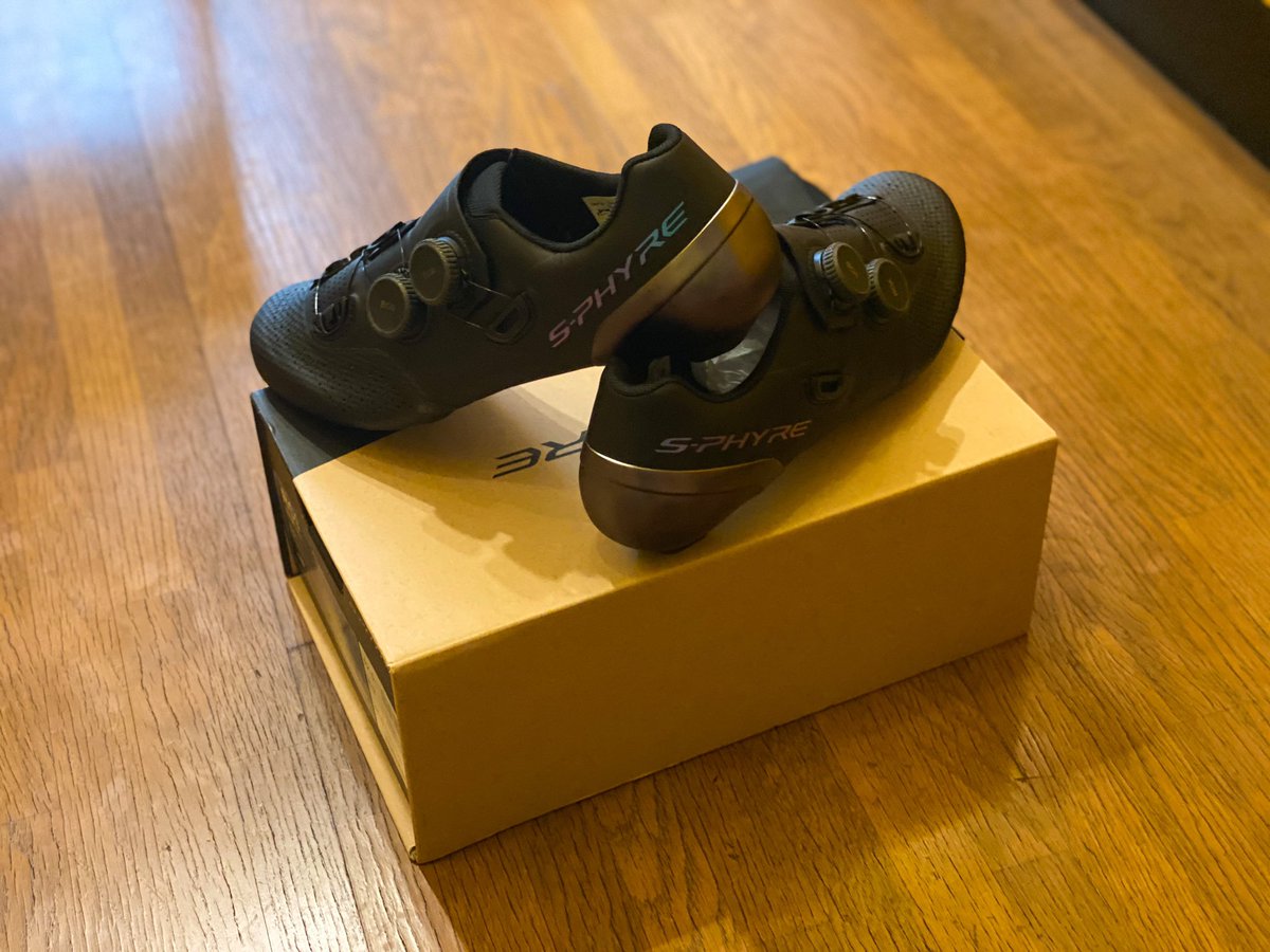 I got a new pair of shoes because it broke in the last race.🔥

<a href="/RideShimano/">RideShimano</a> <a href="/TeamHincapie/">Hincapie Racing</a> 

#rideshimano #sphyre #RC902