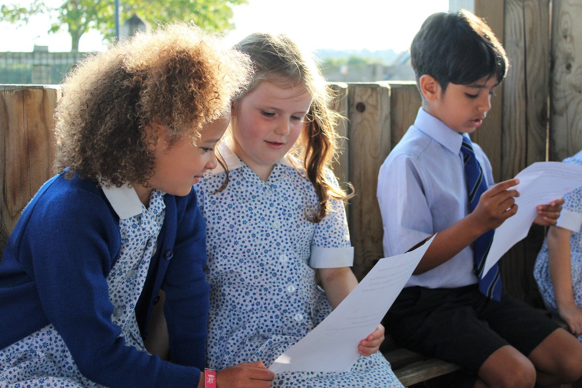LGS_Junior's tweet photo. A beautiful day here at LGJS and Y2 pupils are taking advantage of it during their phonics lesson this morning. They were doing a fantastic job! #lgs_junior #phonicslesson https://t.co/uTRRKopEDK