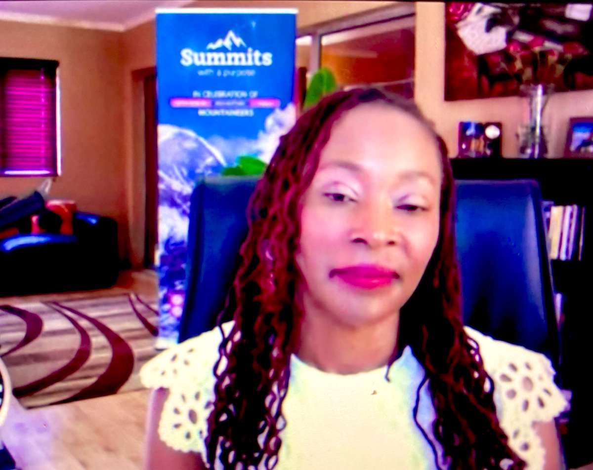 iamzinzile's tweet photo. The first BLACK African WOMAN to SUMMIT Everest. @saraykhumalo #Realize2020 @MicroFocusSA
❝We can all become EXTRAORDINARY.
We simply choose to be ORDINARY.❞
#SarayKhumalo https://t.co/sSpzhGGqhF