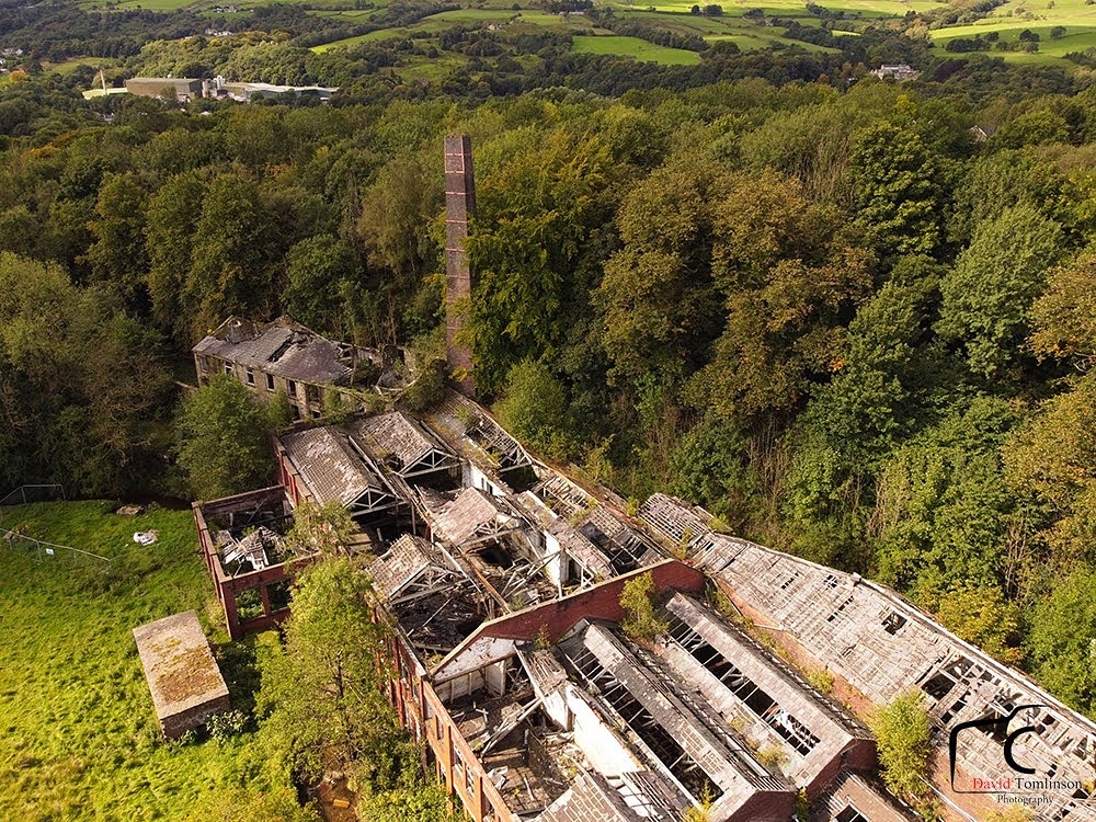 dtomo68's tweet photo. Edenwood Mill -  Stubbins  built in 1801 and has been empty since 2001 , unfortunately the mill is now in such a poor state and has been trashed beyond belief ,the old air raid shelter from WW2 can be seen in the lower left corner https://t.co/lbfbxRloAd