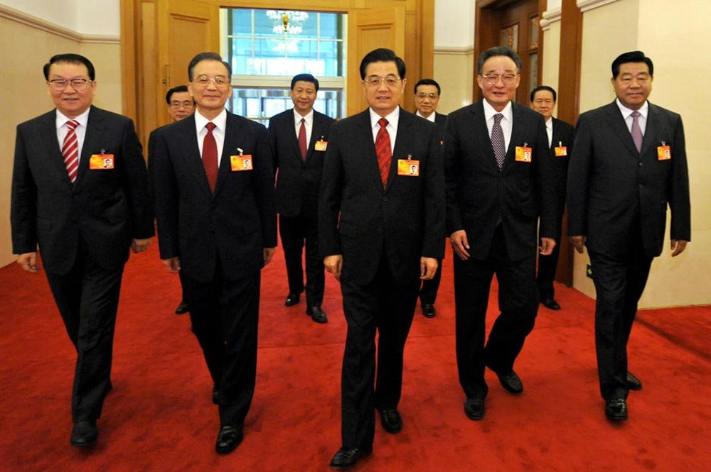 If you can become a member of the Standing Committee of the Political Bureau of the CPC Central Committee, it usually consists of seven or nine people, which means that you have entered the core of China's state power.In 2007, President Xi was elected.（14/N）