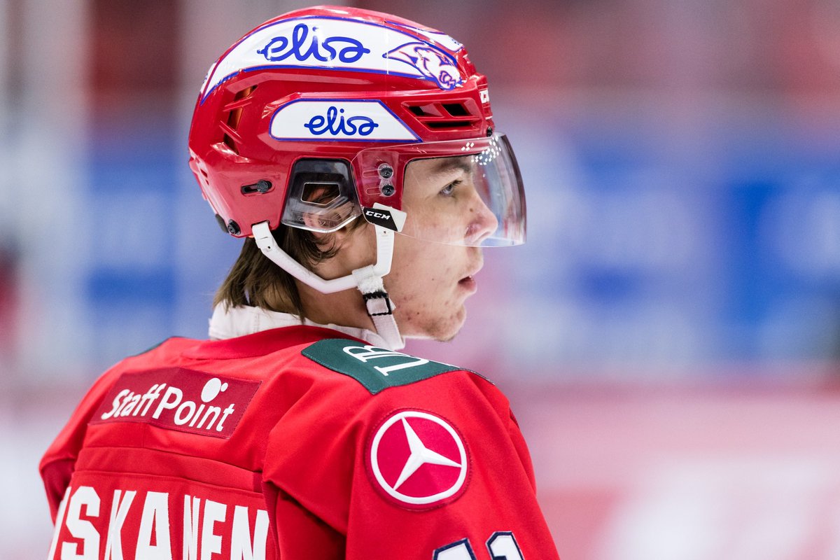 HIFKHockey's tweet photo. Päätyyn asti? 🏆 #HIFK #NHLfi #GoStars https://t.co/S0tkZlJH6l