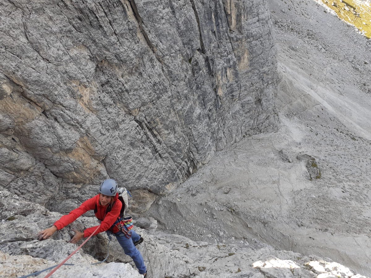 f_manners's tweet photo. It is incredible being fortunate enough to be based in the dolomites for a couple of weeks in the van this month. I am in a position where I can work remotely and climb mountains in my spare time #remoteworking #travel #vanliving #dolomites #alpinism https://t.co/k9YnBG4YHk