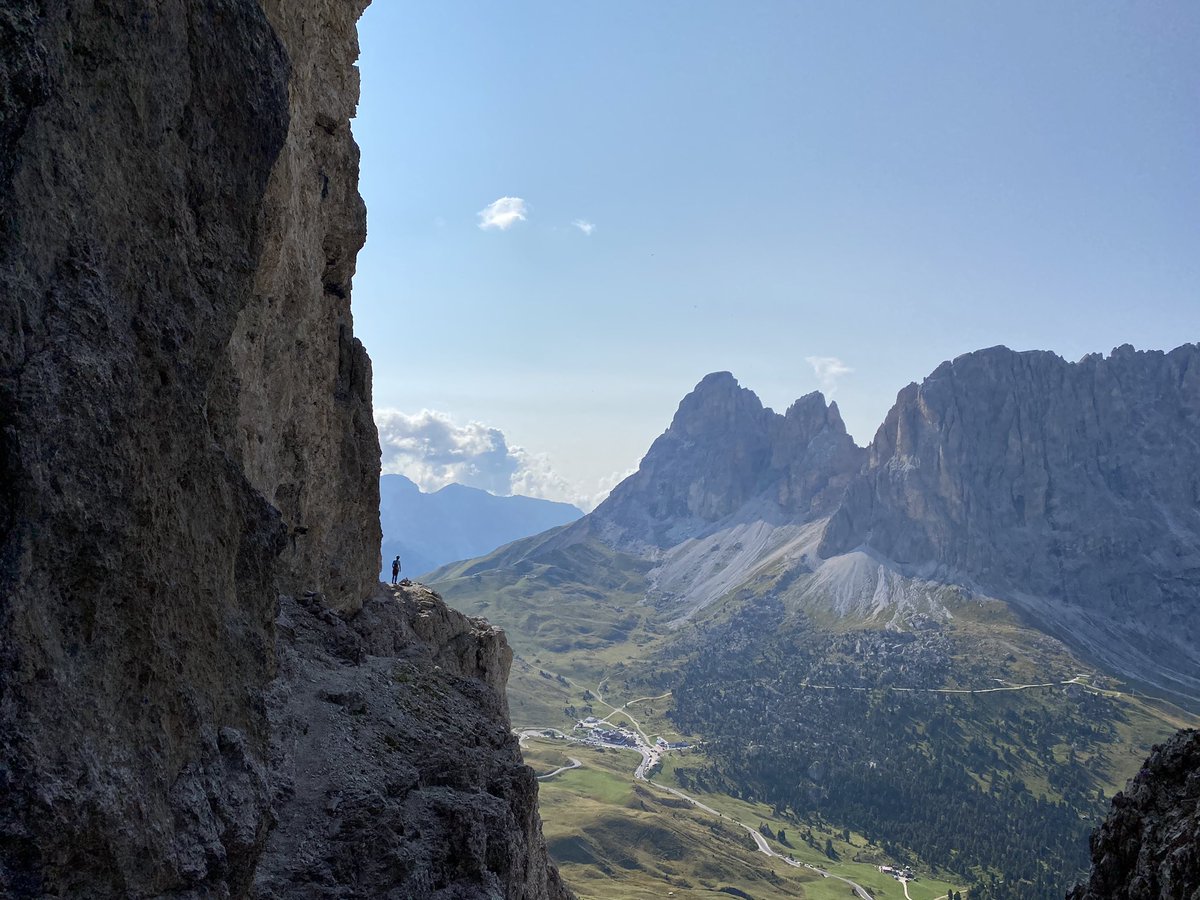 f_manners's tweet photo. It is incredible being fortunate enough to be based in the dolomites for a couple of weeks in the van this month. I am in a position where I can work remotely and climb mountains in my spare time #remoteworking #travel #vanliving #dolomites #alpinism https://t.co/k9YnBG4YHk