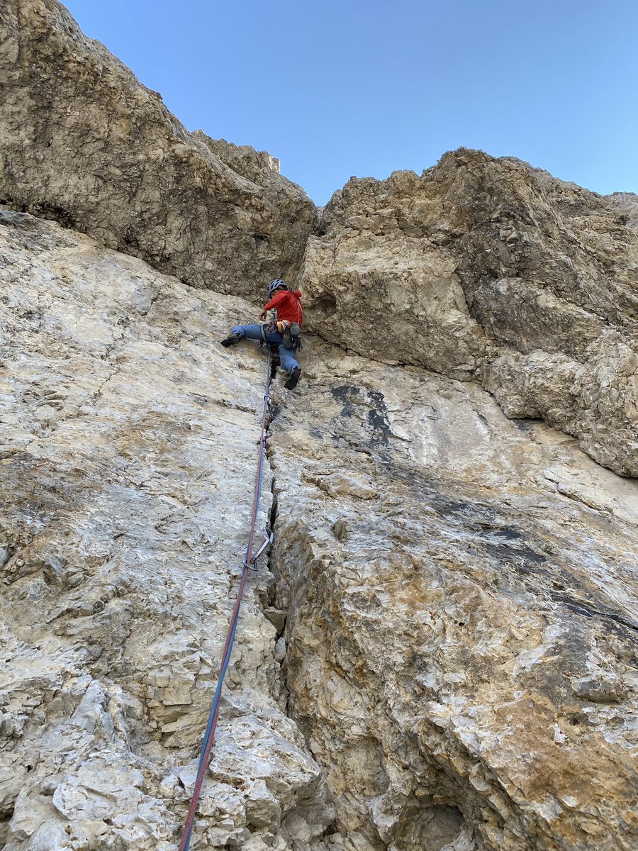 f_manners's tweet photo. It is incredible being fortunate enough to be based in the dolomites for a couple of weeks in the van this month. I am in a position where I can work remotely and climb mountains in my spare time #remoteworking #travel #vanliving #dolomites #alpinism https://t.co/k9YnBG4YHk