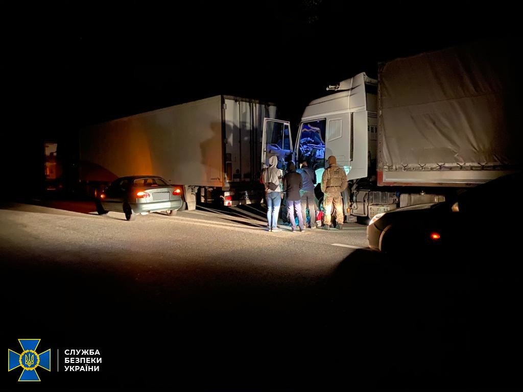 СБУ блокувала незаконні поставки продуктів терористам «ДНР» на мільйони гривень
➡️ https://t.co/LBE2HcmKoh https://t.co/rdKs351y8a