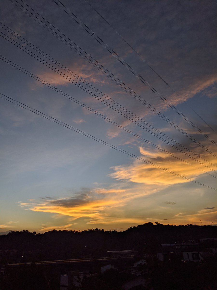 jeewang85's tweet photo. Passed by this road everyday, decided to make a stop to take in the #sunset and the moment, breathtaking. 📷 #pixel3a #teampixel https://t.co/xdiO9OLUuG