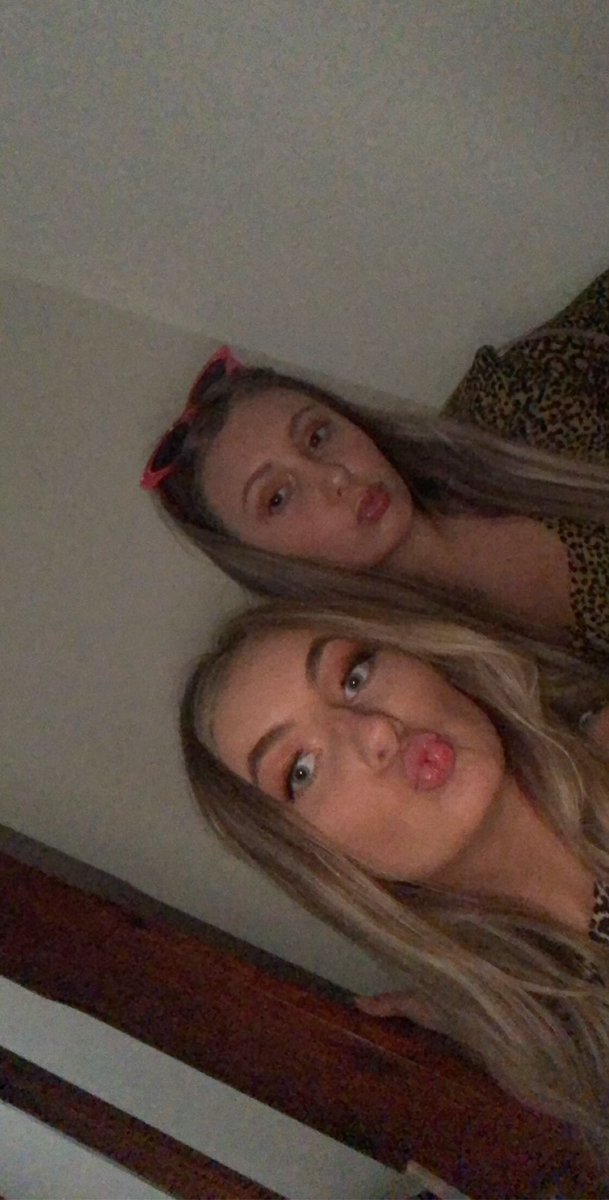 nicoletowlerx's tweet photo. @leiareid_ happy 18th leia, i hope u have a lovely meal tonight &amp; cant wait to celebrate with you🥂😘love you X https://t.co/uVXyFNEI3D