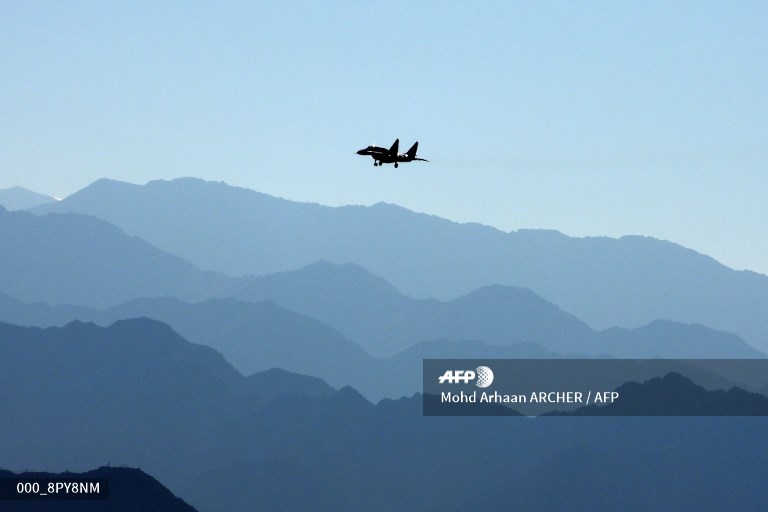 AureliaBAILLY's tweet photo. An Indian Air Force fighter jet flies over a mountain range in Leh, the joint capital of the union territory of Ladakh bordering China, on September 15, 2020.
📸 Mohd Arhaan ARCHER #AFP https://t.co/YzV2jBjMra
