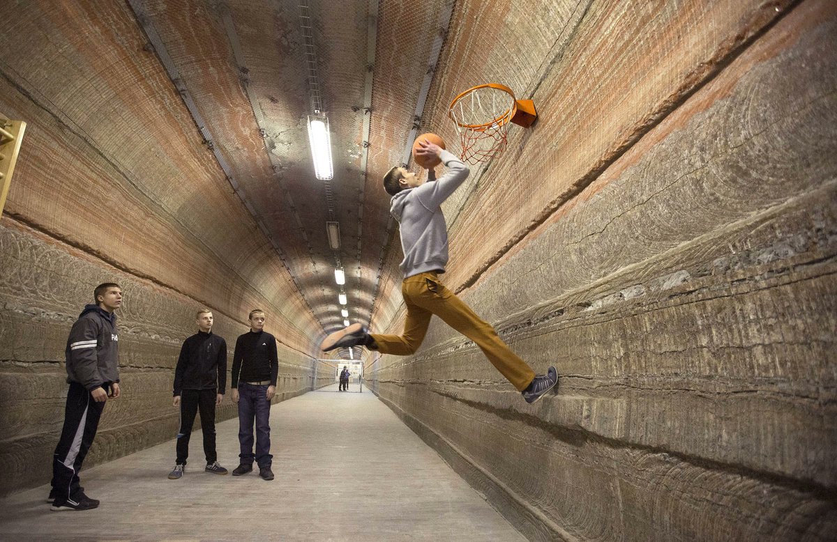 here are some Belarusian teens playing basketball inside a salt mine. Slav energy at critical levels  #Halite  #MinCup2020  https://www.theatlantic.com/photo/2019/04/photos-strange-beauty-salt-mines/586417/