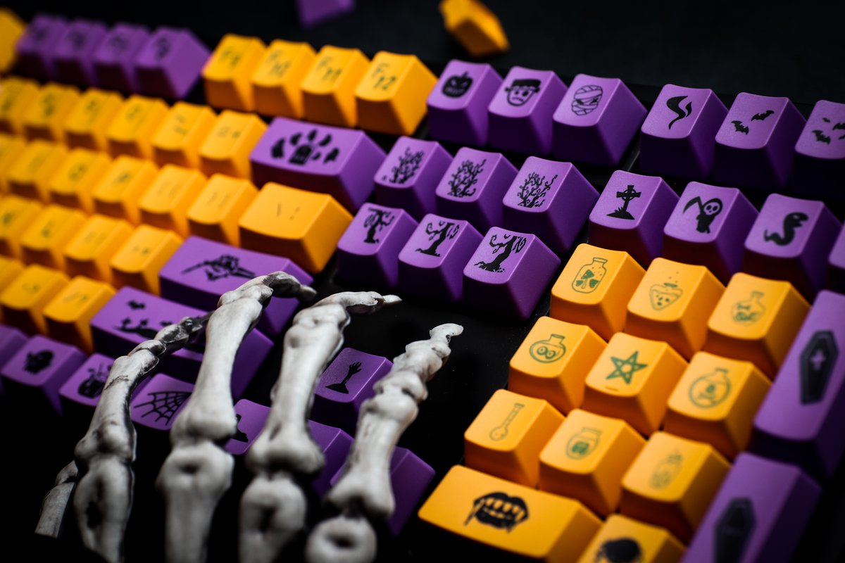 Ducky Keyboard No More Tricks From We Need More Treats Halloween Time Limited Keycaps Available Soon Stay Tuned Duckyhalloween Limitededition Dyesublimation Moretreats T Co Ihduwfyjfg