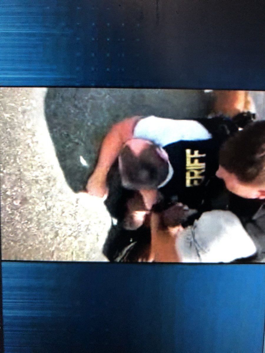 DarrynMooreWSB's tweet photo. Live@5am the man pinned down by deputies and punched in the face is out of the Clayton County jail and in the Fulton County jail for violating his probation #wsbtv https://t.co/WXWUaR88SG