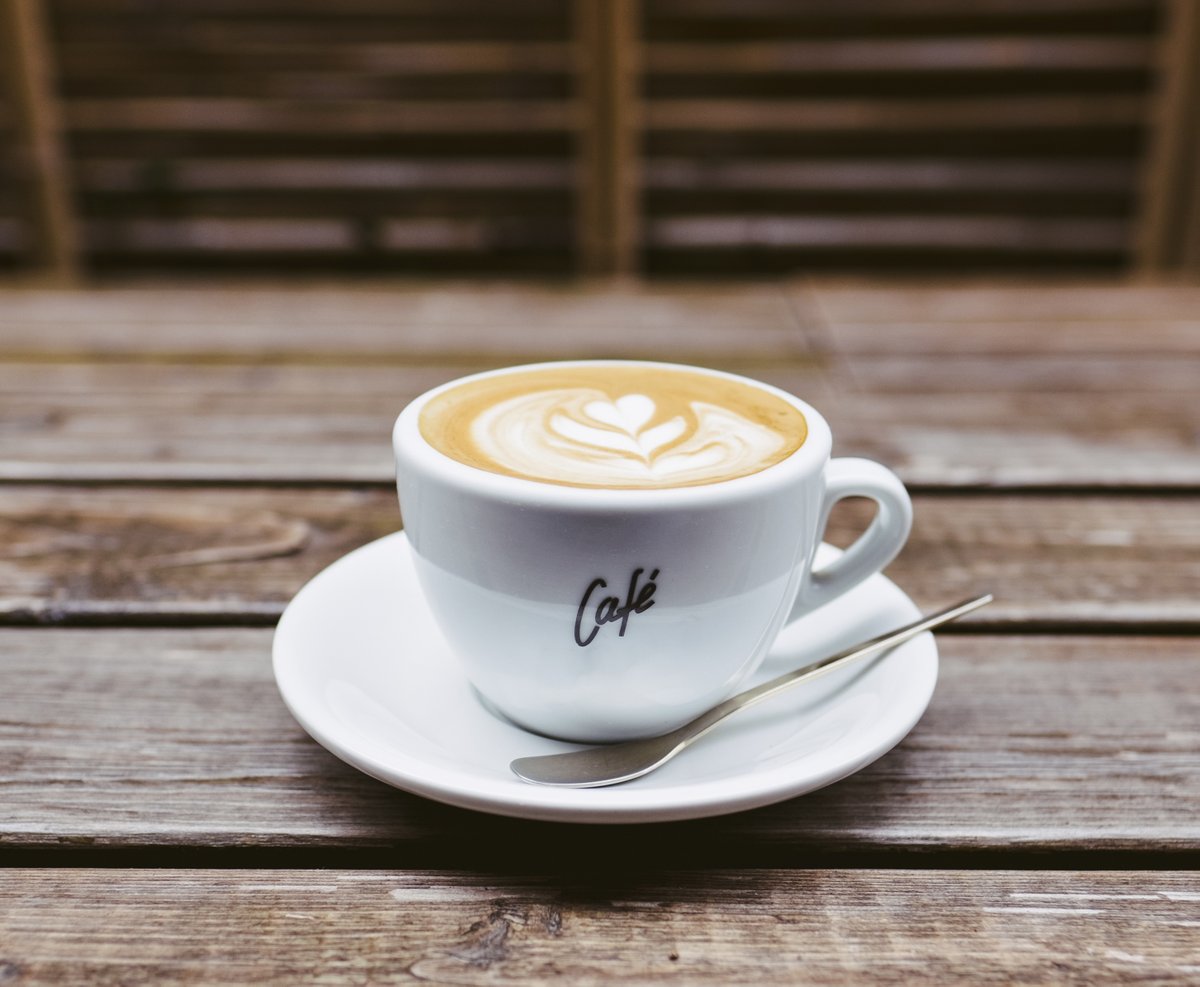 FondatSeltzer's tweet photo. Après une interruption due à la crise, les cafés des aidants ont repris dans les @hautesalpes. Convivialité, échanges, ressources. Faites passer l'information à ts les #aidants 
@AssoAidants @lamaisonaidants @CoDES_05 @LigueCancer05 @ARSPaca @MutualiteSud

https://t.co/uOjgfFKvY7 https://t.co/i8D8D10nE9
