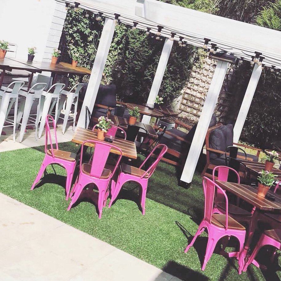 SlugBath's tweet photo. The great British sunshine is showing it’s beautiful face all this week ☀️

Which of course means it’s time to spend the week outside, and we have the perfect garden for it. 🍸💖

Lunch in the sunshine, sipping our 2-4-1 cocktails. https://t.co/BtmAq9us4l