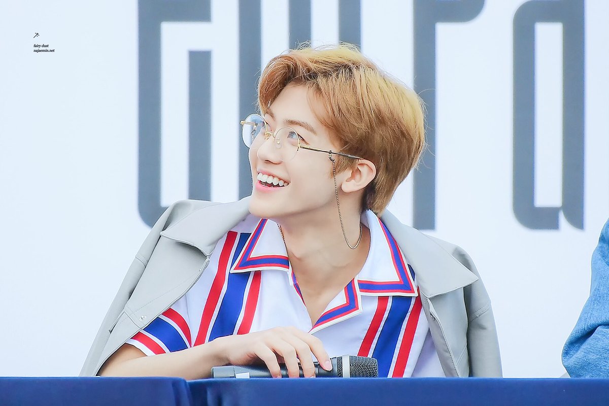 [ JAEMIN ]— jaemin would be your aunts' favorite. he'd always have something homemade whenever there are gatherings and would be incharge of taking photos. in spite of that, he'd never forget to photograph you and would have you in his arms, showering you with always w/ kisses.
