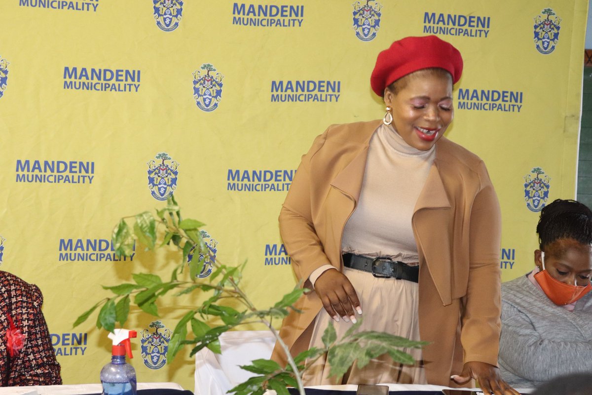 MandeniLM's tweet photo. ARBOUR WEEK PROGRAMME LAUNCHED AT NGULULE PRIMARY || Mandeni Local Municipality held the launch of the 2020 Arbour Week Programme at Ngulule Primary School, Ward 8. This programme will run until the 18th of September, 18 schools from each of the 18 wards will receive trees. https://t.co/rMpED8Ponr