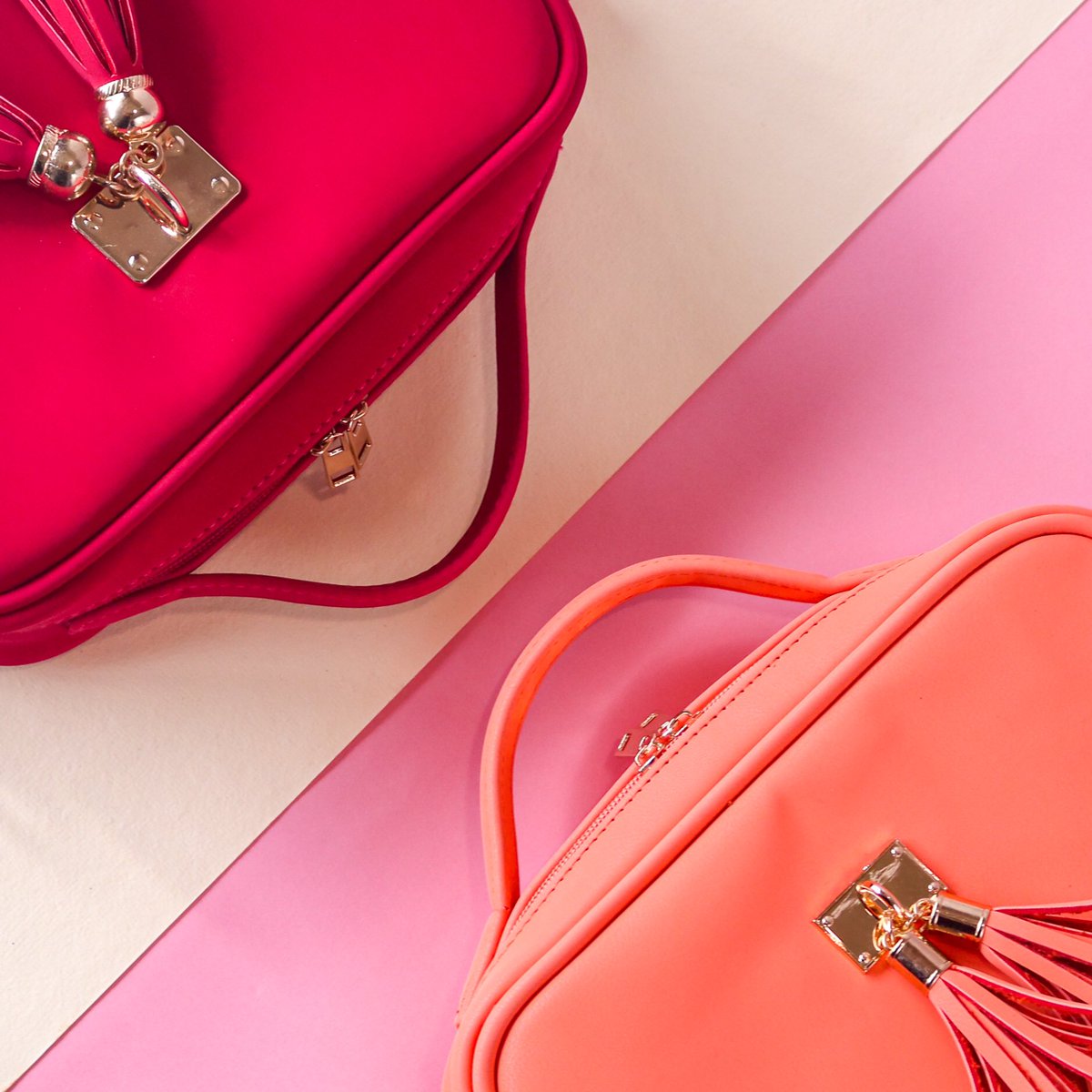 ItsMeJahanvi's tweet photo. @HavaldarShinde Hey! Thank you so much for doing this!! ☺️

I have started my own venture of handmade vegan leather bags! Do have a look. 

https://t.co/wEHyNHPb4h https://t.co/YTZ5cgv9MO