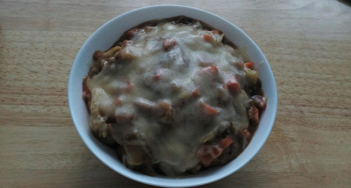 gotiusa171's tweet image. 本日の献立は焼きカレーのチーズ入り
いただきます‼