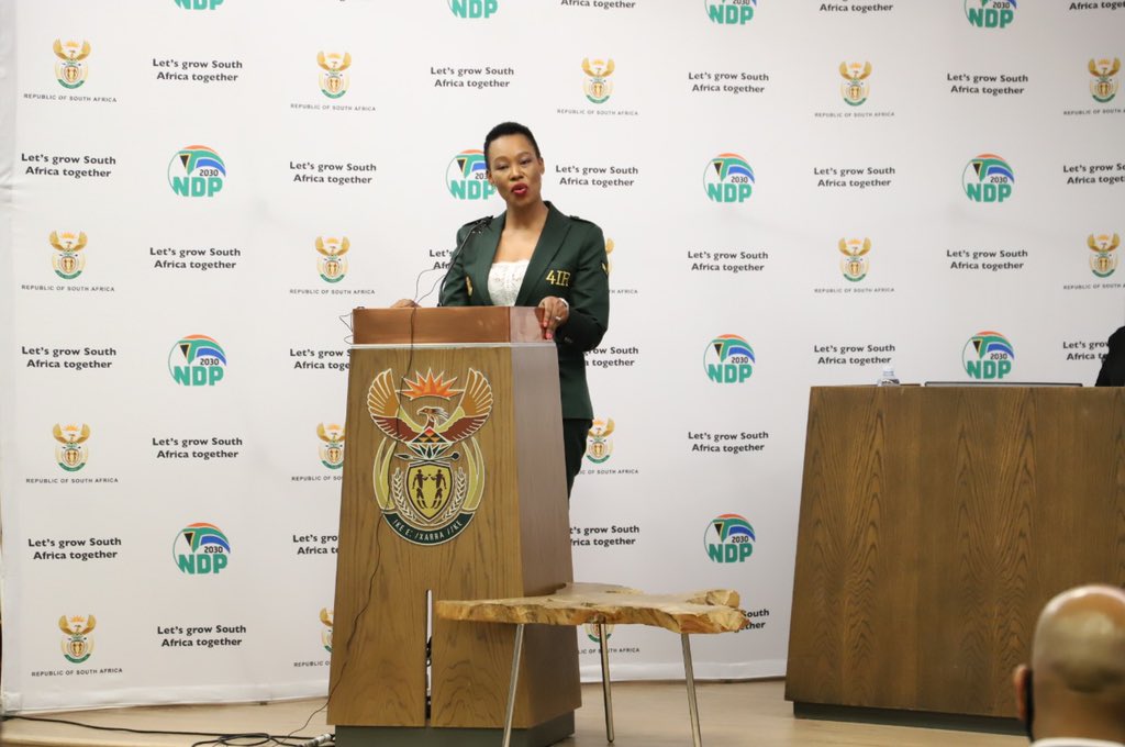 CommsZA's tweet photo. Minister @Stellarated giving a keynote address and officiating the ceremony. #DataScienceGrad2020 https://t.co/Sm7eFqw2zR