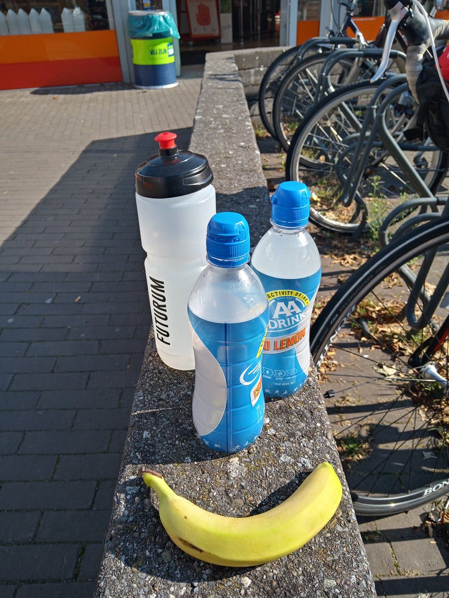 FrankBerk86's tweet photo. Refill in Rheden. Zo de Posbank op, het dak van deze Tour de Frank!
#tourdefrank #wielrennen #bikepacking #etappe2 https://t.co/Tyxy2n6pzw