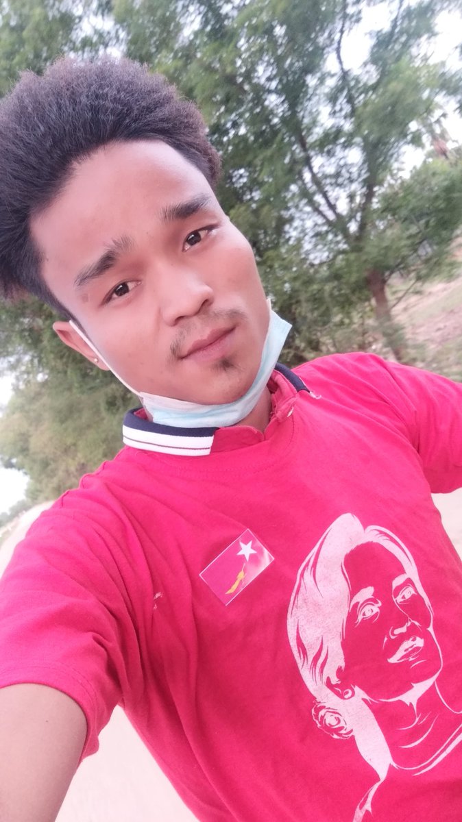 ကျနော်ကတော့ ရဲရဲတောက်နေပြီ
စိမ်းကားမနေပါနဲ့ အတူတူရဲလိုက်ကြရအောင်💪💪💪