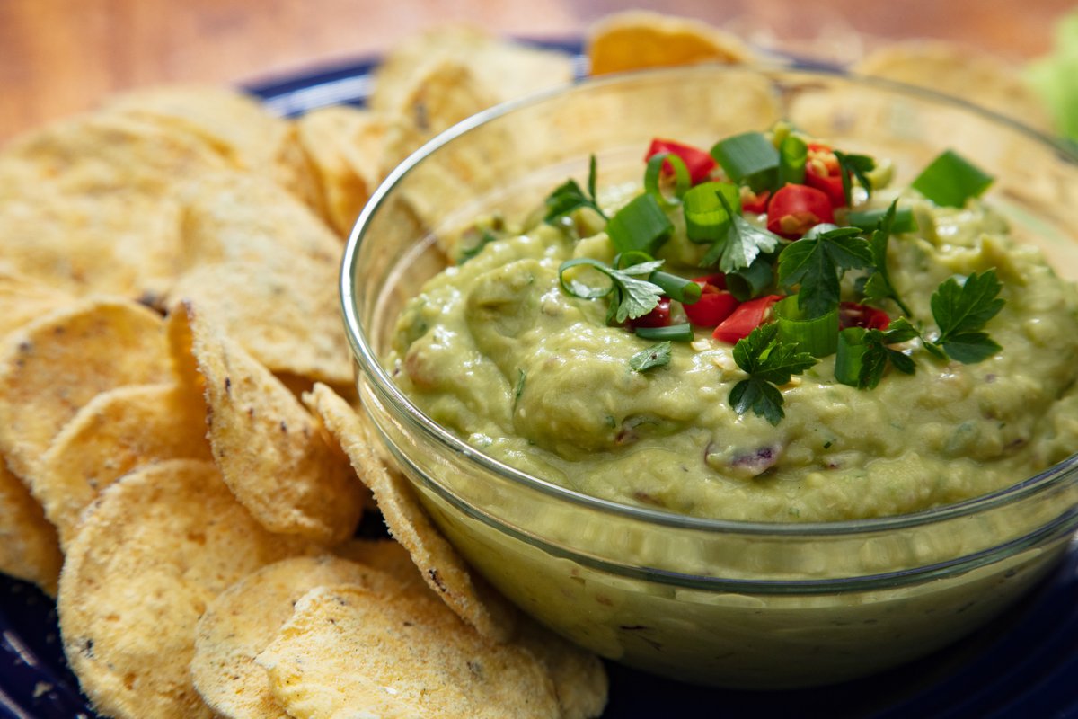 katie_ask's tweet photo. Avos are hitting the shelves in full force again! What will you do with your haul?

I know what I'm doing with mine. 

Get this unforgettable #vegan #guacamole #recipe on the Ask Katie blog. No ads. No scrolling, just the recipe (and SA costs too!)

https://t.co/uoVRGAizFG https://t.co/0OLIrAyewj