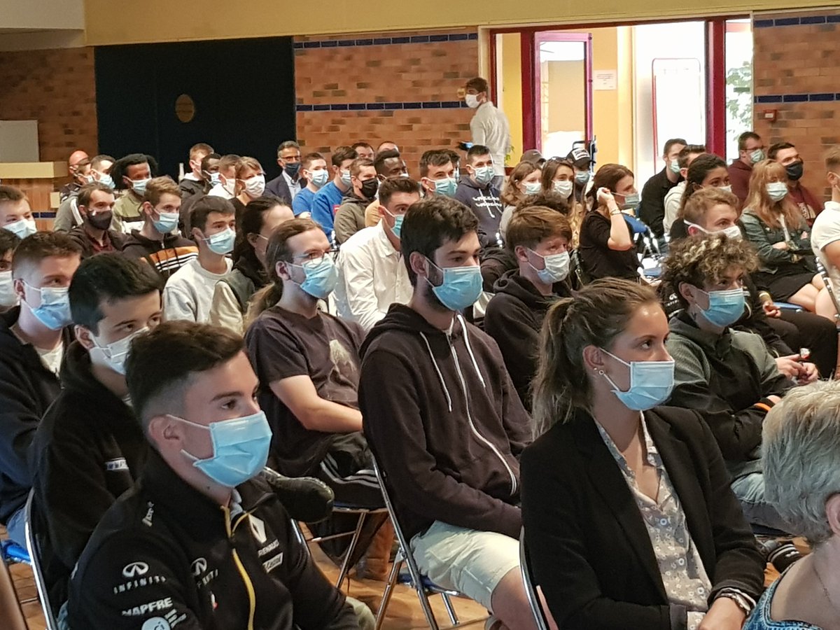 Je reçois à #SaintCaradec les 120 apprentis et alternants du #groupe #Bodemer . Ils sont l'avenir de l'entreprise. Merci à eux d'avoir choisi cette voie. #Bretagne #Normandie #emploi #automobile