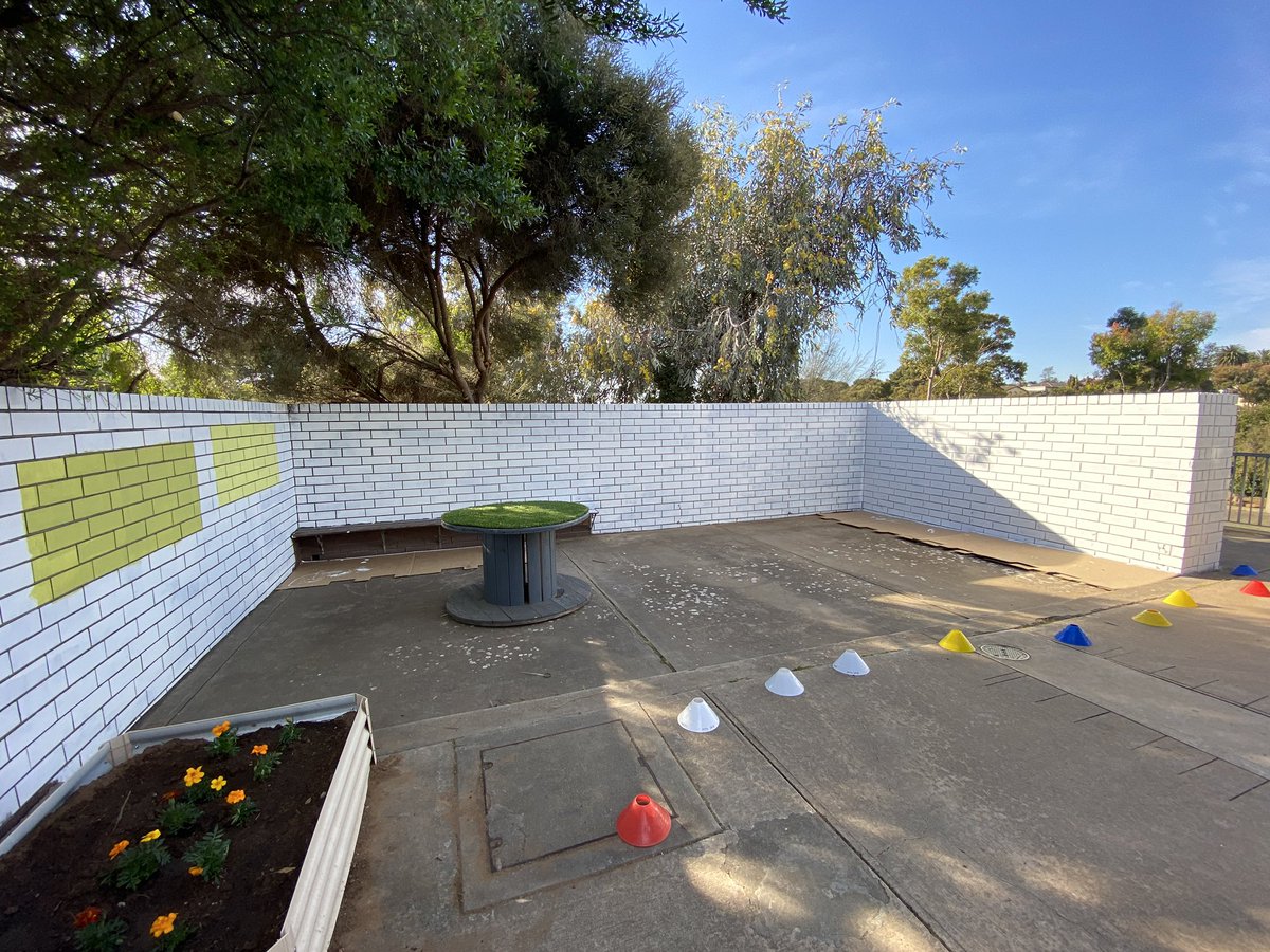 ProjReimaginate's tweet image. School Governing Council approved funding for our big 2020 transformations, now we work! 

We will create a “hideaway” space for younger students, dedicated garden beds, a Japanese garden, forest play EVERY break, &amp;amp; a “learning street” breakout space. 

#ProjectReimaginate