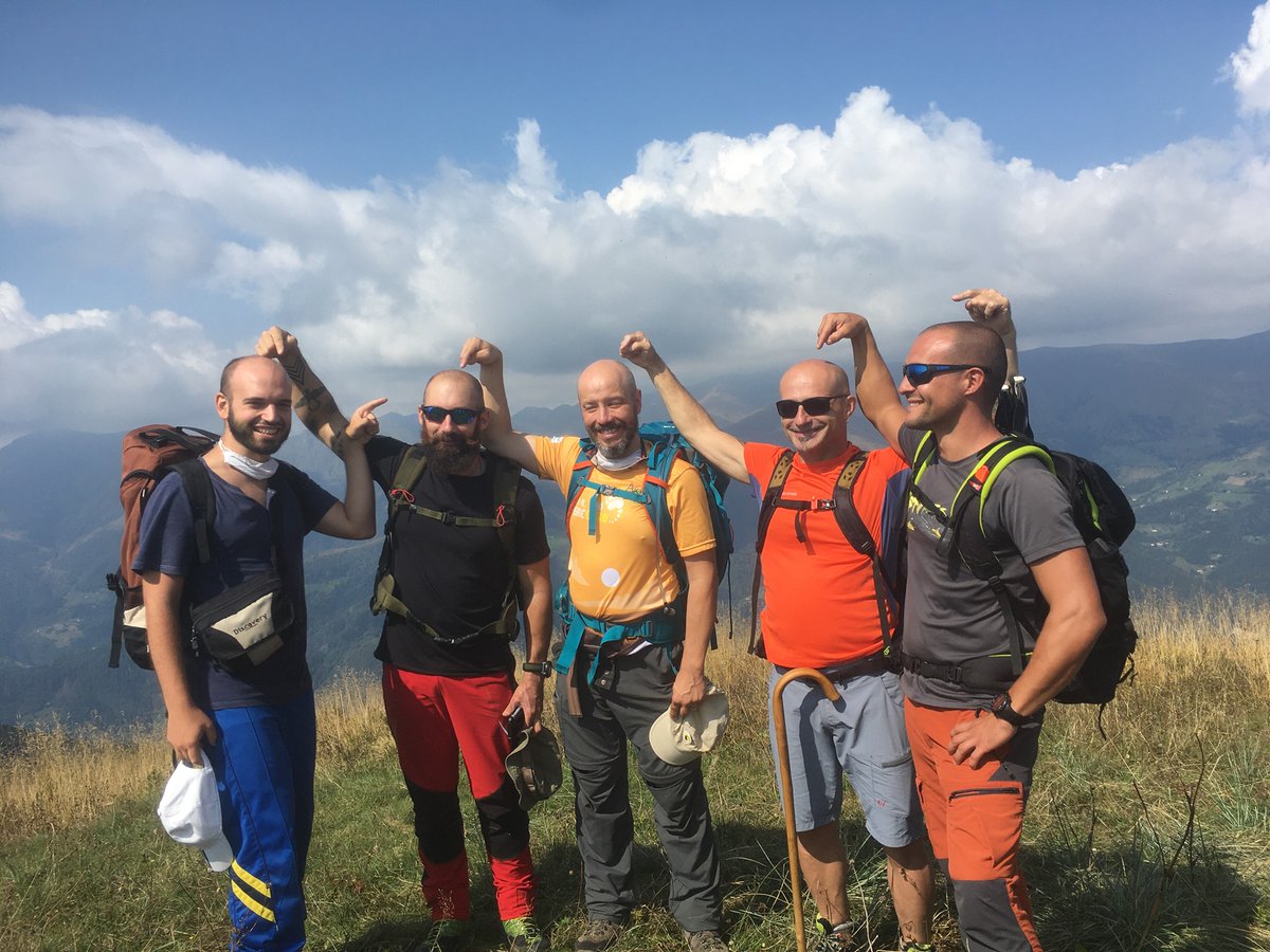 davide_e_galli's tweet photo. "Calvizie e buona attitudine della #GuidaAmbientaleEscursionistica". I risultati del dibattito durante il corso professionalizzante #IAL #Brescia riassunti in una foto.
@IAL_Nazionale @GAE_AIGAE 
#gibba #Metaldetective https://t.co/nLdW0opKyb