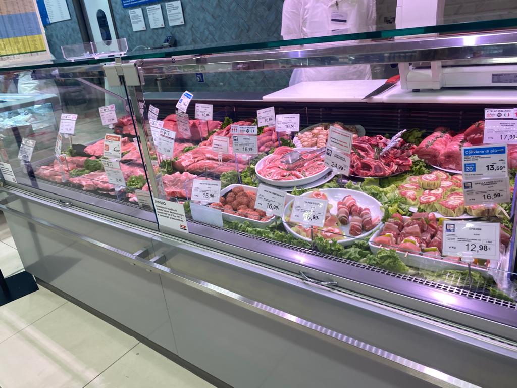 BlueRedGroupSpA's tweet photo. Inaugura il nuovo #superstore @Coop_Lombardia di #Monza e @BlueRedGroupSpA c'è!
#bluered #blueredgroup #blueredarreda #inartebrg #coop #supermercato #arredi #reparti #banchi #linea #inox #accessori #vetrine #freschi #arredamenti #constile #unico #speciale #autismfriendly https://t.co/1y3IvHXWmX