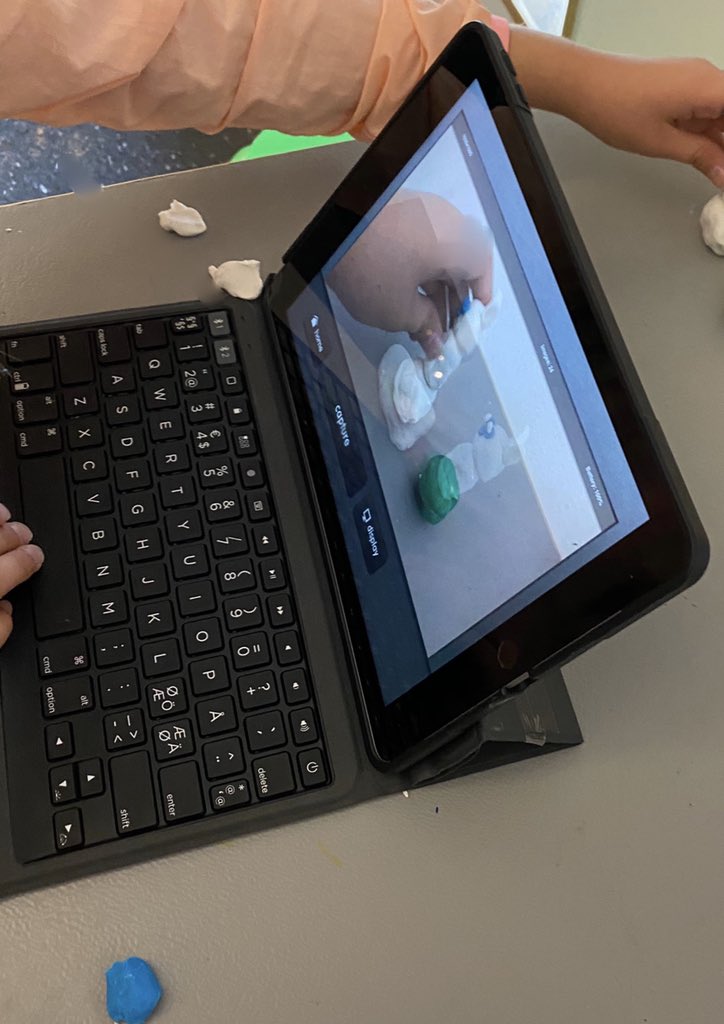 #åk3 på @Vaxmoraskolan arbetar med olika redovisningsformer i vårt #MAKEit med hjälp av animering och filmredigering i #imotion #imovie