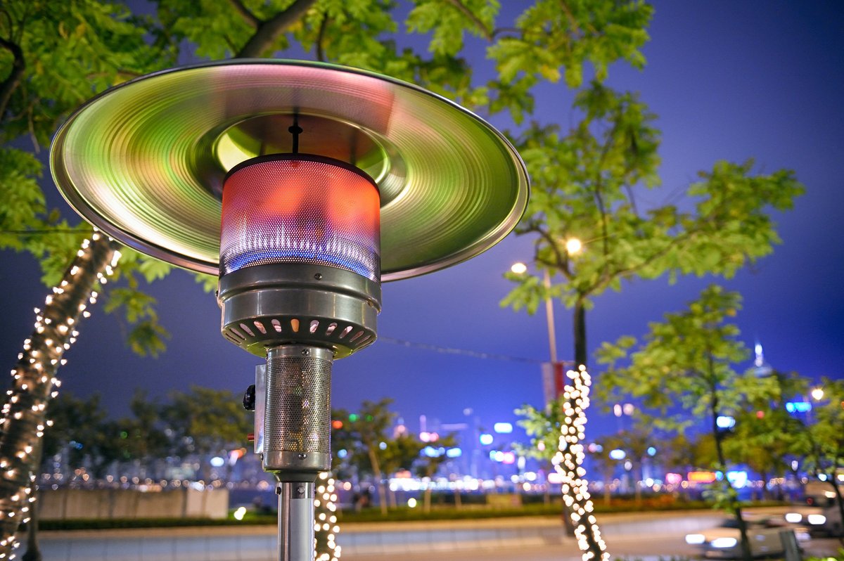 Wir ermöglichen unseren #Gastronomie-Kunden eine klimaschonende Verlängerung der #Außensaison. Dazu gleichen wir den #CO2-Ausstoß bei uns verkaufter Heizstrahler durch Klima-Zertifikate aus und unterstützen Umweltprojekte weltweit. Mehr Infos unter: metro.de/presse/archiv/… /bh