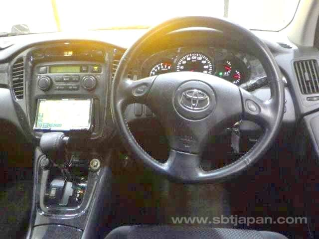 RtsUganda's tweet photo. TOYOTA KLUGER 2006/2 2.4S
TOTAL CAR COST: 37,351,500 UGX

Transmission:AT
Engine Size:2,360cc
Drive:2WD
Mileage:148,000km

https://t.co/xXS2fuai3D
Call or whatsapp: 0773889943 | 0700889244

#toyotakluger #sbtjapancars #UsedJapaneseCars https://t.co/P7DboVD3n5