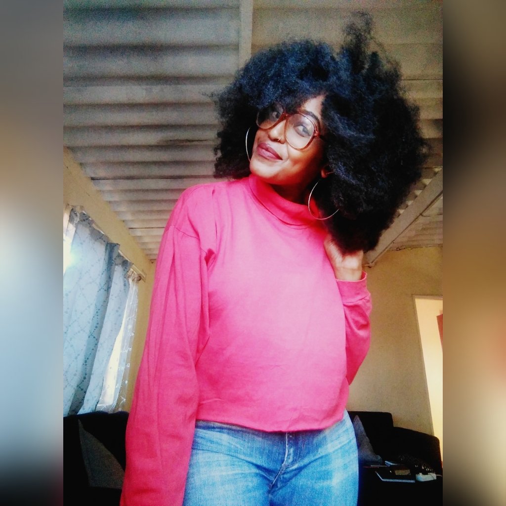 Cheers to the whole day created for natural hair. Happy #afroday

#naturalhair #afrohair #naturalhairteam #naturalhaircommunity #kinkycurlycoilyhair