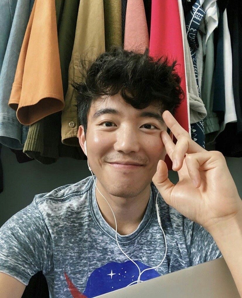 im basically just gonna be putting together a thread of random pictures of him being a dork,, okay