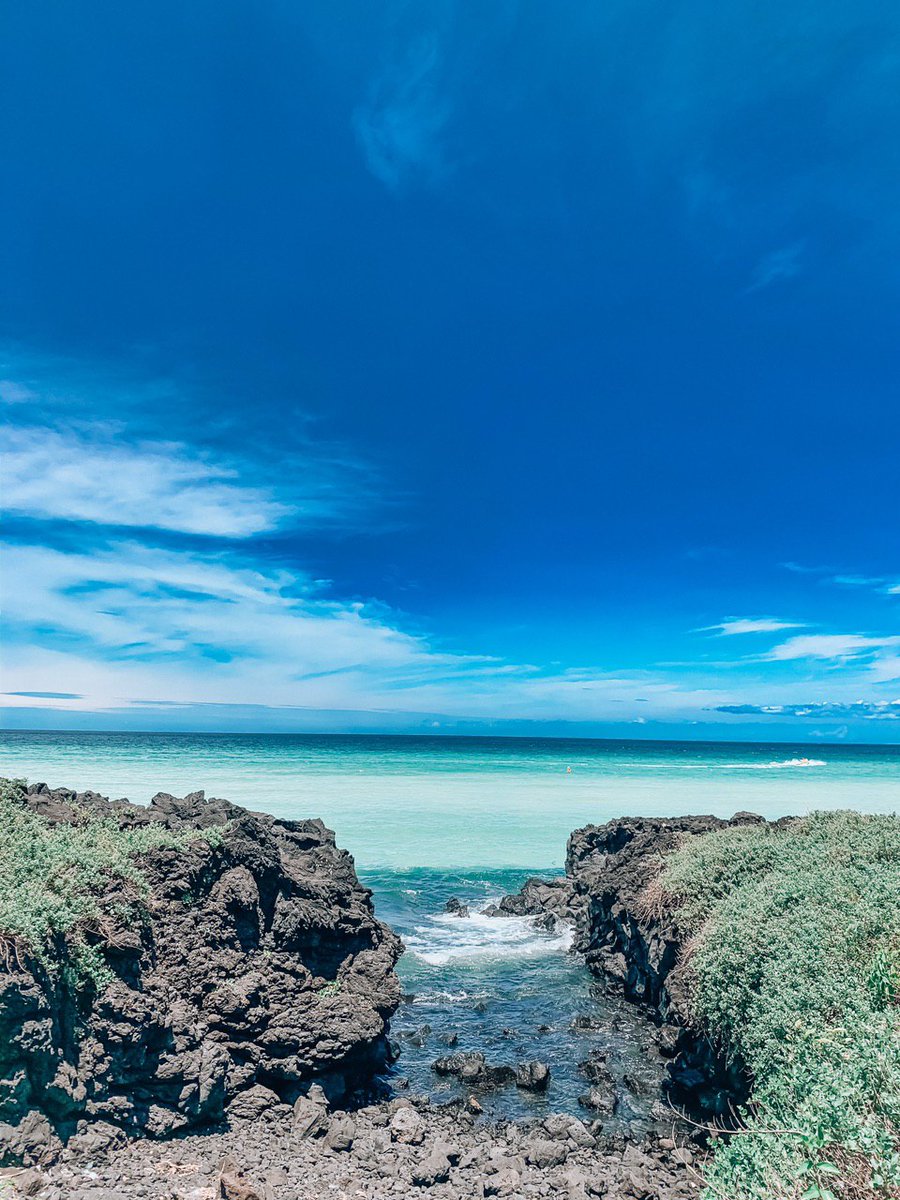 ellietsun's tweet photo. i've always
believed
that the sky
is in love
with the sea

—phrase

*Shots by SvetSong https://t.co/tghddrP7yZ