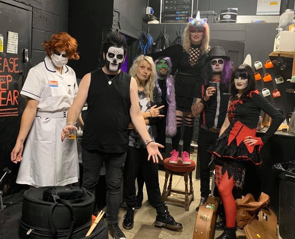 SalvationJayne's tweet photo. #ArtistTuesday today is the awesome @VIOLET_VENDETTA!
Looking back to last year when we had a Halloween gig with them at the @twforum! Make sure you check out their latest self titled EP here: https://t.co/pEQCrjTZV7
Violet Vendetta’s remix of ‘Cortez’: https://t.co/pEQCrjTZV7 https://t.co/C9pkanLTDf