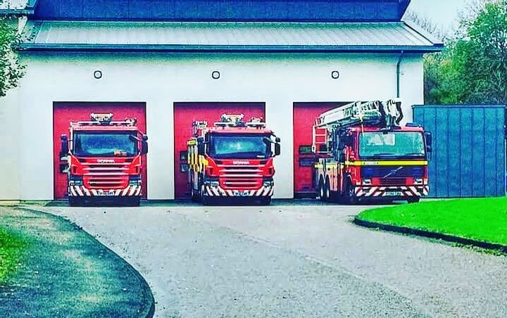 ObanRds's tweet photo. 🚨📟🚨 Crew paged at 16.05hrs yesterday afternoon along with WT Colleagues from Oban Fire Station to an automatic fire alarm activating in a commercial premises in the Lochavullin industrial estate. #L02A3 #L02A1 https://t.co/8Ebw3nnU7E