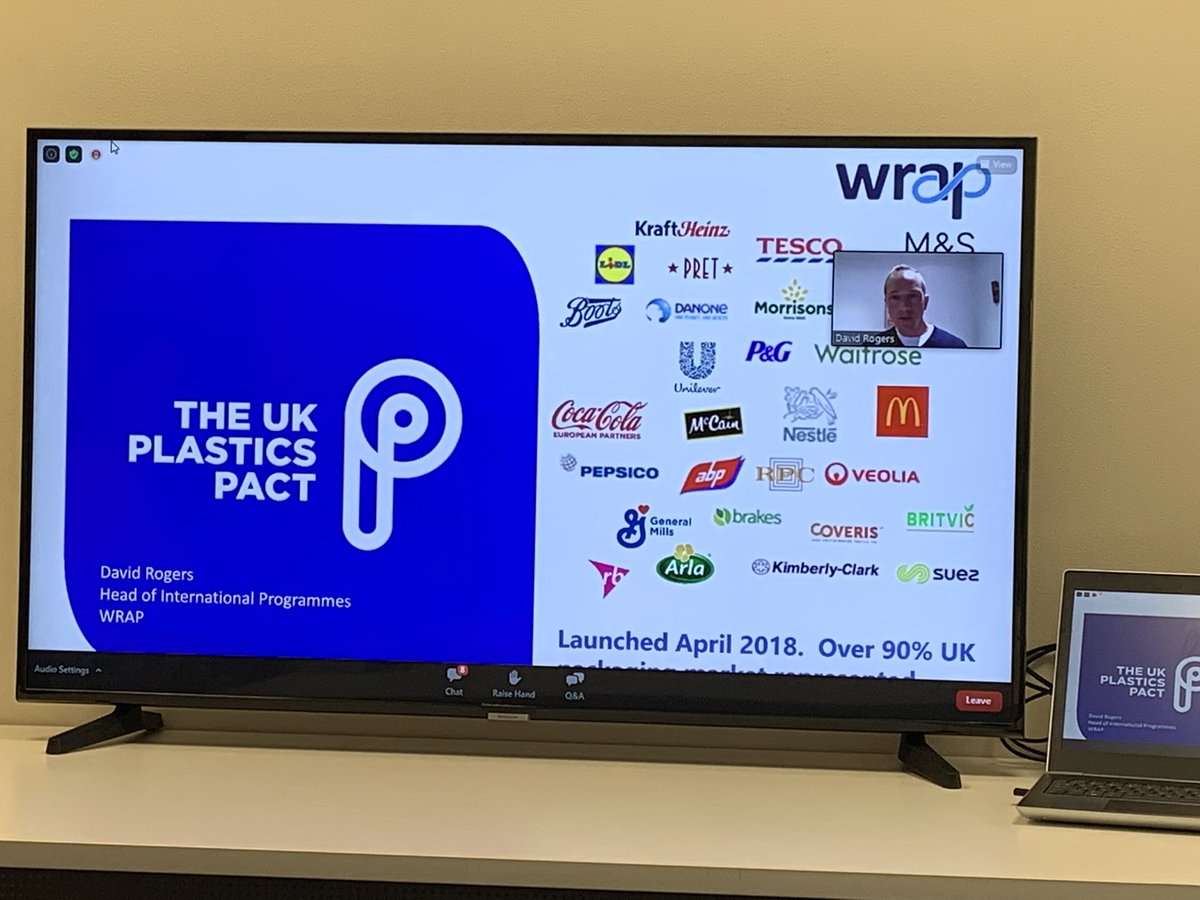 KarenBell's tweet photo. Glad to join friends from 🇻🇺 govt, NGO &amp; retail sectors at @APCovenant workshop today to discuss ANZPAC #Plastic pact. Still some work needed to develop #Pacific component. Looking forward to continuing the conversation. https://t.co/q4vjKJkkvI