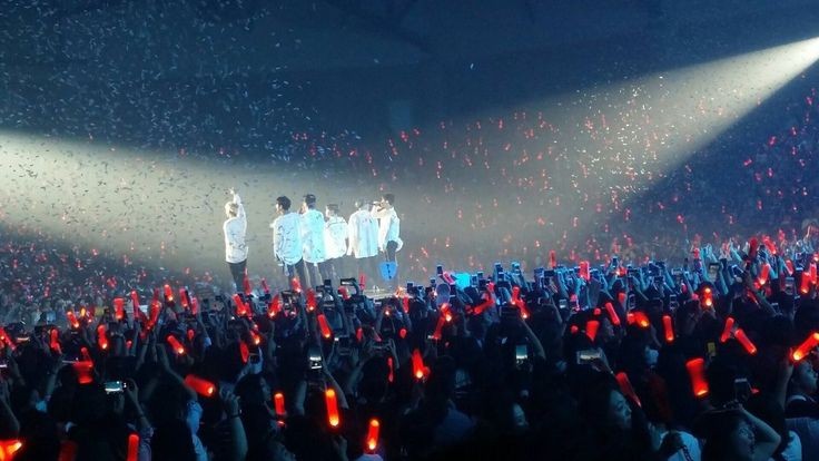 To the boys first gave me such rollercoaster emotions, never forget that through ups and downs, iKONics will always be here for you. I love you so much and congratulations on your 5th debut anniv!  #iKON_5th_ANNIVERSARY  #5thAnniversaryWith7KON  #5thDebutAnniversary  @YG_iKONIC