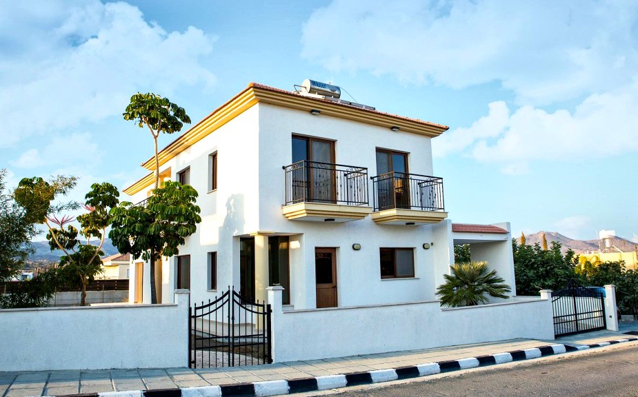 infoefthimiou's tweet photo. HOUSE FOR SALE PAREKKLISIA LIMASSOL https://t.co/7dNZxZIRSg #home #house #forsale #Cyprus #Limassol #business #realestate #CyprusRealEstate #buyhome #buyhomeincyprus #property #CheaphouseforsaleLimassol #Cheaphome #eucitizenship #Cheap #homeinLimassol #propertyinvestment https://t.co/jEUZGVk6Lg